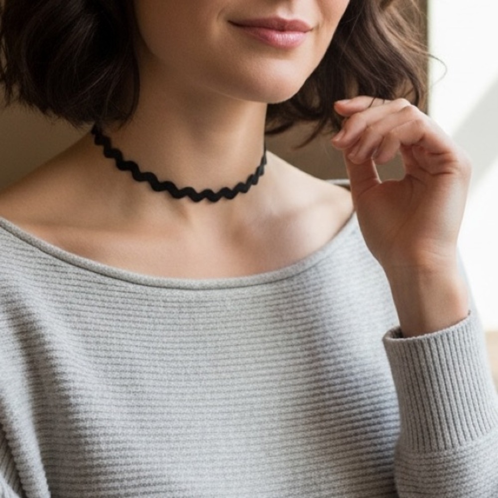 NWT Black Wavy Choker Necklace Y2K fashion